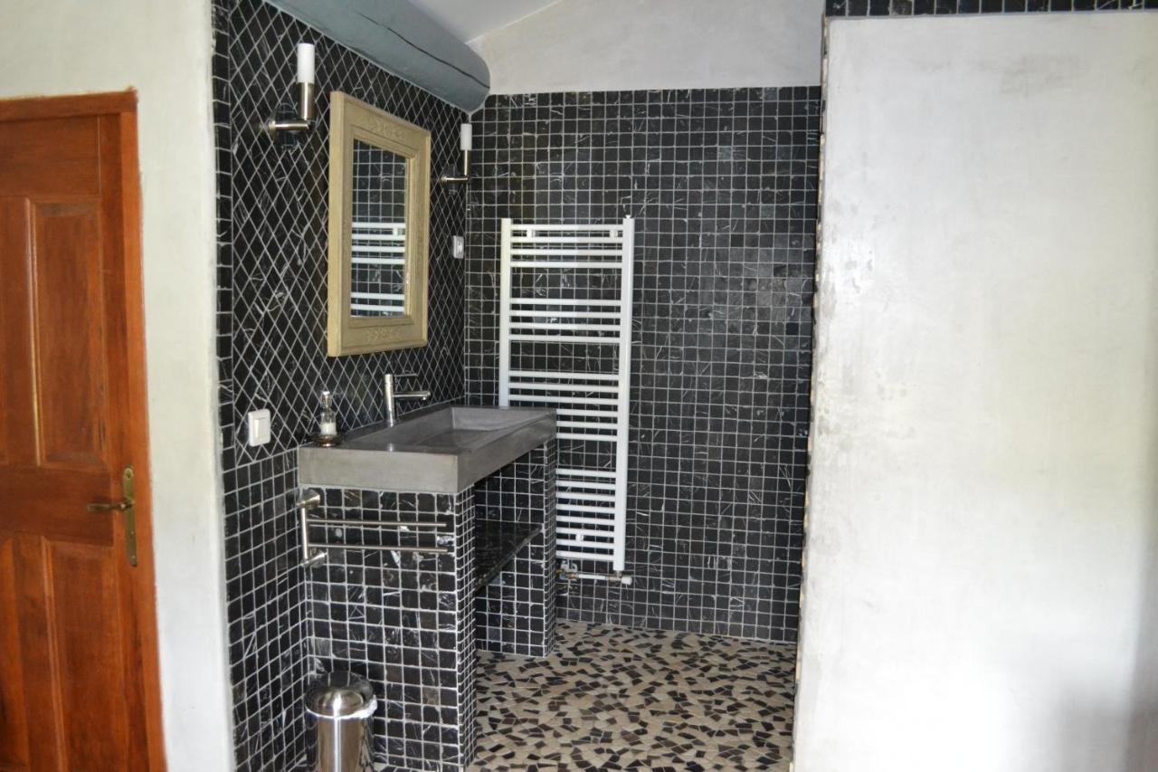Ferme De Palumiane - Chambres Climatisees Visan Extérieur photo